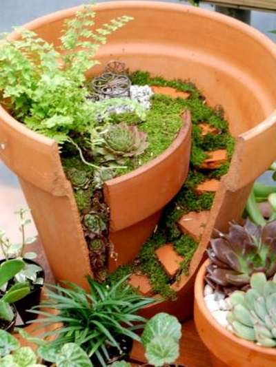 Como construir mini-jardins com vasos quebrados