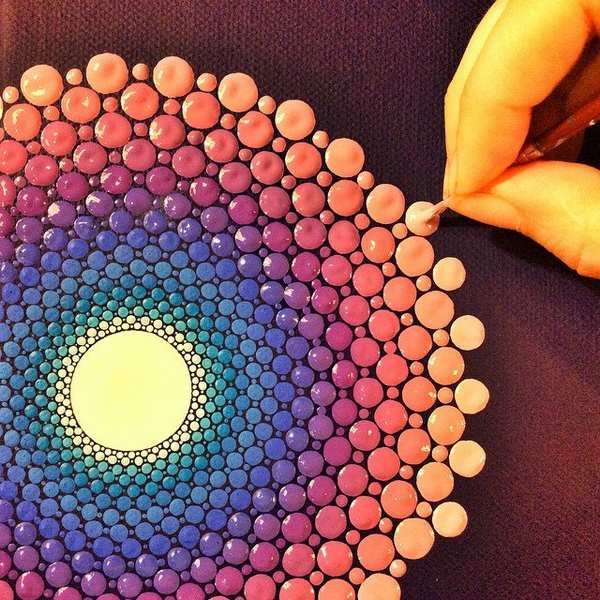Mandala Stones: how to color fantastic mandalas on stones (VIDEO)