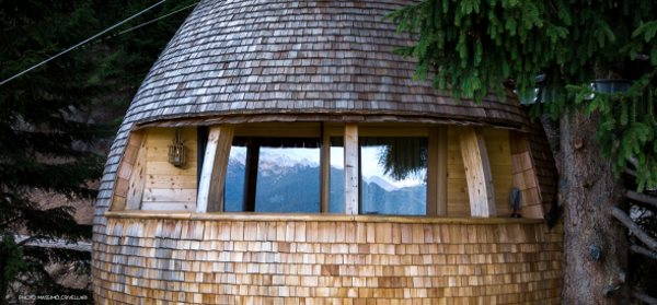 Pigna, la casa del árbol con forma de huevo en el corazón de los Alpes