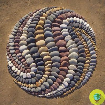 Land Art: o artista que deixa belas espirais de pedra nas praias do País de Gales