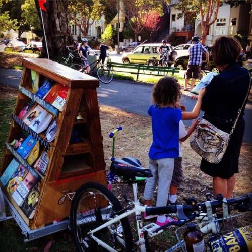Bibliobicicleta: bookcrossing sets the wheels, libros gratuitos para niños y adultos en Seattle y San Francisco