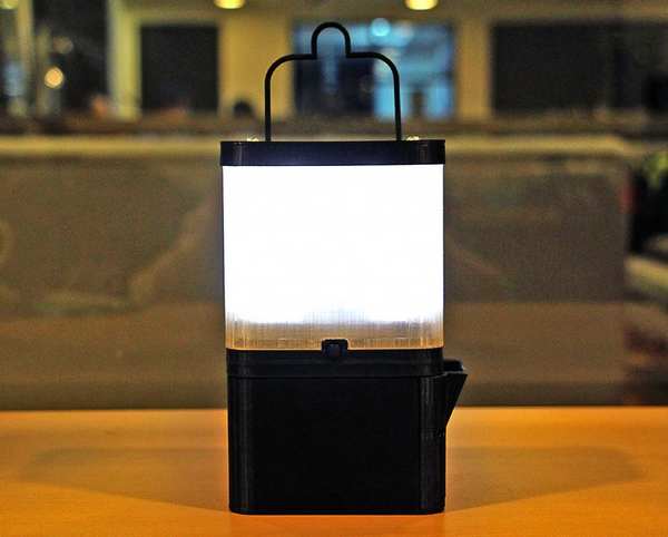 Salt: the lamp that works only with water and salt (VIDEO)