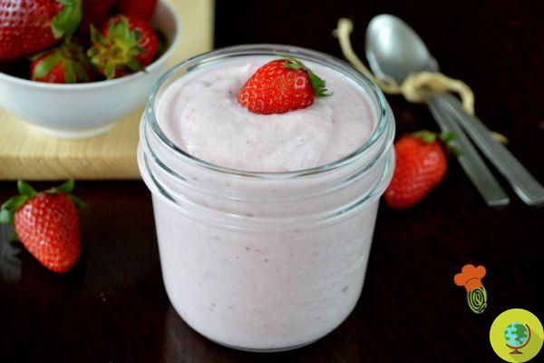 Ricotta and strawberry mousse