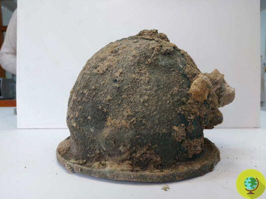 Paestum nunca deixa de surpreender: capacetes e restos do templo de Atena foram descobertos