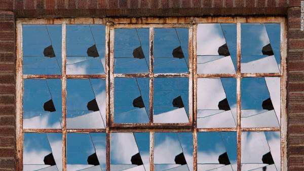 As extraordinárias ilusões de ótica arquitetônicas de Alex Chinneck (FOTO)