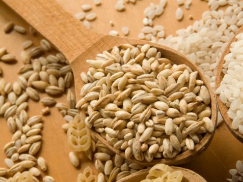 Flax seeds: how to use them for hair health and beauty
