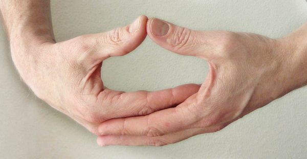 Mudra: the Yoga of the hands that helps us to regain energy and well-being