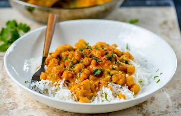 Arroz al curry: la receta original y 10 sabrosas variaciones