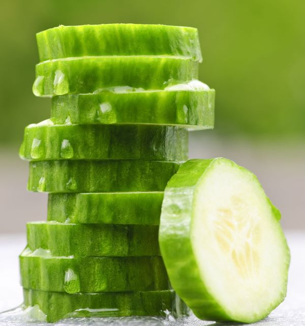 Cucumber water: the benefits you don't expect from the most refreshing and detox drink of the summer, very easy to prepare