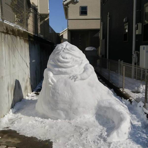 Em Tóquio neva e… aparecem bonecos de neve em forma de mangá e desenhos animados