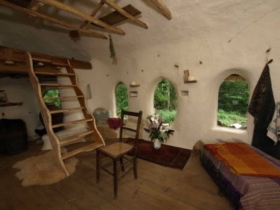 Como construir uma casa estilo Hobbit no jardim com 180 euros (FOTO)