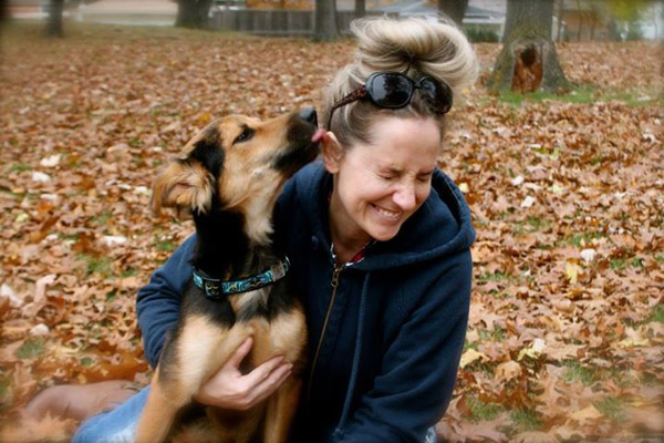 Cómo el crowdfunding salvó la vida de un perro parapléjico: la buena historia de Leo