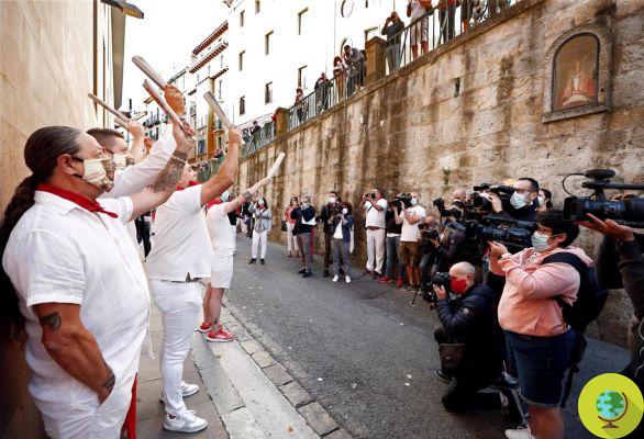 The images of the empty streets of Pamplona without the running of the bulls of San Firmino
