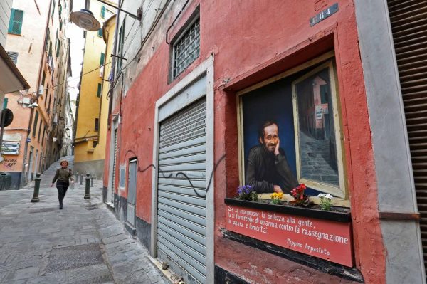 El mural que recuerda a Peppino Impastato en los callejones de Génova
