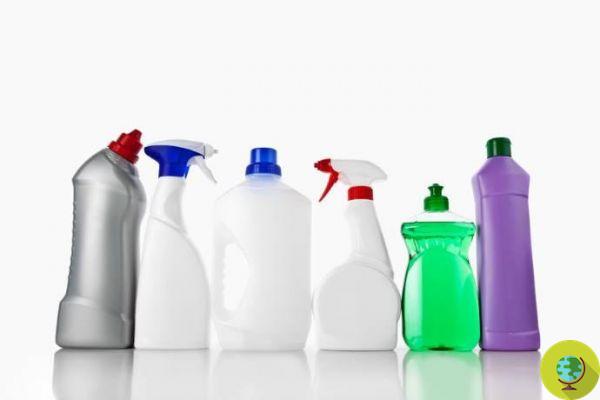 Detergentes, sabões e inseticidas: a UE proíbe os nocivos com a EdC