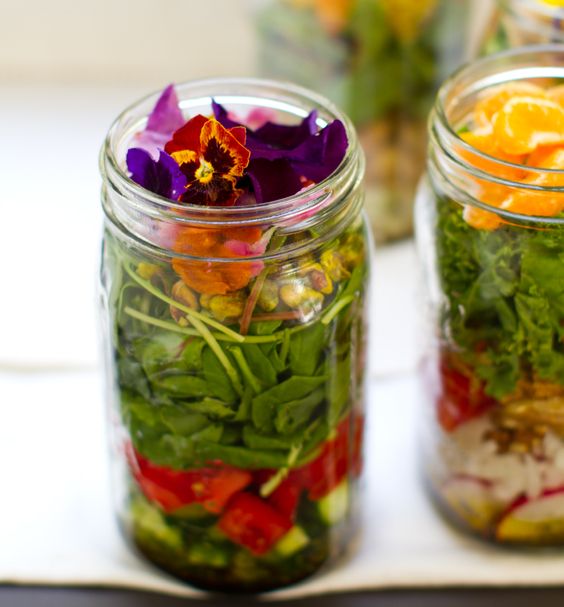 Saladas na jarra: 10 receitas para prepará-las em casa