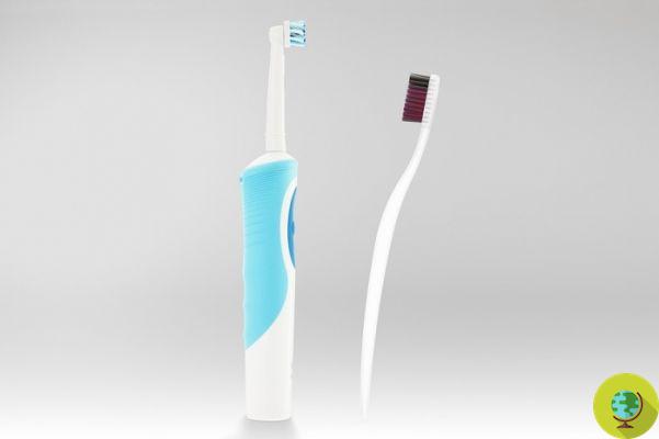 Cepillo de dientes eléctrico: cómo protegerse de las bacterias
