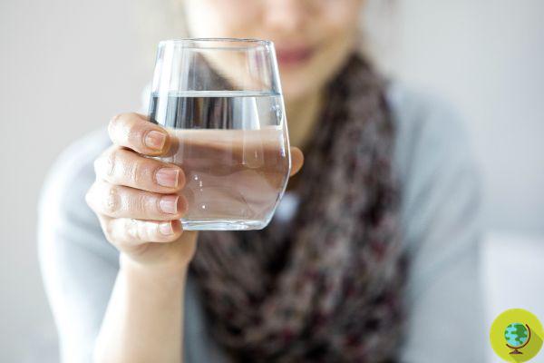 Beba mais água com estas 8 dicas para aumentar a hidratação diária