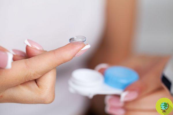 When you take off your contact lenses, you must never make this mistake