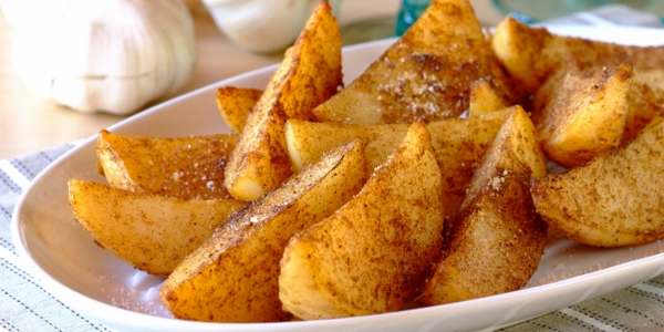 Patatas al horno: el secreto para hacerlas doradas y crujientes