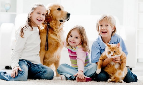 10 grandes motivos para criar filhos na companhia de animais de estimação