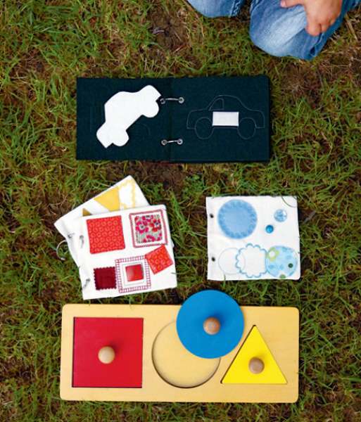 The do-it-yourself montessori materials: 22 items for children to sew and make step by step