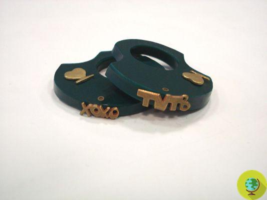 Christmas Gift Ideas 2009: Kitplastic's recycled plastic jewels
