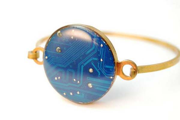 Stunning eco-jewelry from the circuits of old computers and cell phones (PHOTO)