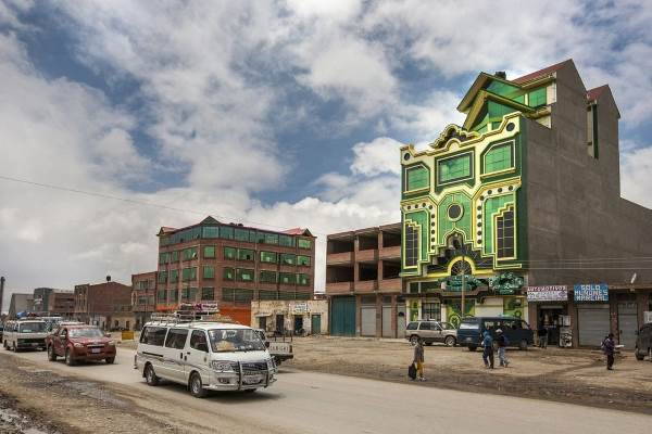 El Alto: a cidade dos estranhos e coloridos palácios do povo indígena aimará (FOTO)