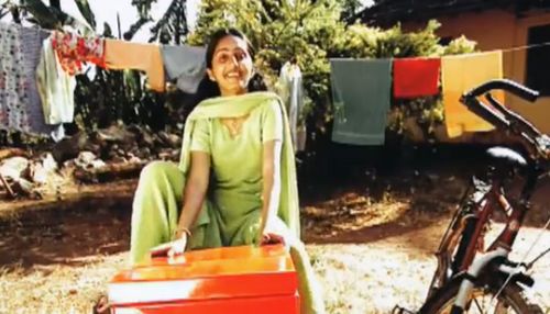 Máquina de lavar a pedal: na Índia a invenção de Remya Jose, de 14 anos