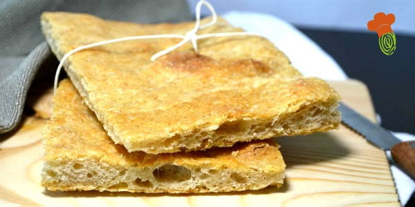 Focaccia blanca: la receta del pan plano toscano con levadura madre
