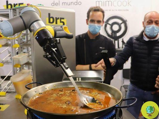 Le premier robot culinaire à faire de la paella fait beaucoup de bruit