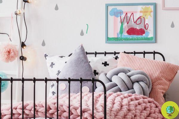 How to transform children's drawings into beautiful DIY decorations for the bedroom