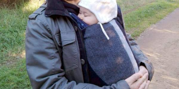 Babywearing in winter: tips for carrying babies even in cold weather