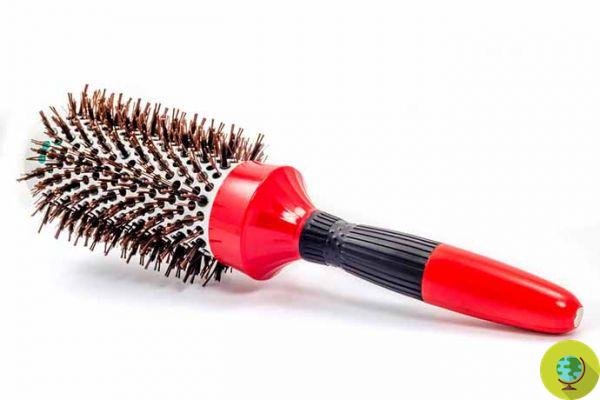 Trucos inteligentes para limpiar peines y cepillos para el cabello