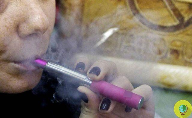 Electronic cigarettes: you can smoke in public places